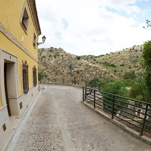 precioso-y-tranquilo-alojamiento-en-toledo.besthotelstoledo.com/